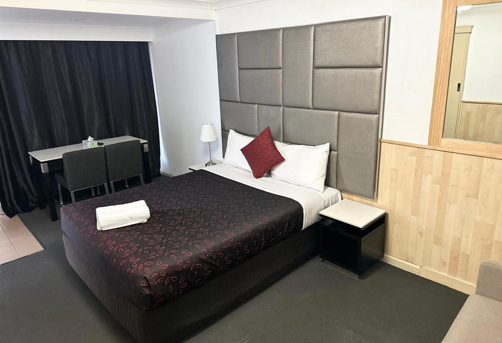 Countryman Motor Inn Каура Екстериор снимка